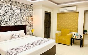 Hotel Oak By Mega Groups